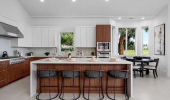 100 Glenbrook Ct, Atlantis, FL 33462