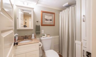 951 Dana Rd, Barre, MA 01005