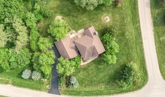 660 Birch Hollow Dr, Antioch, IL 60002