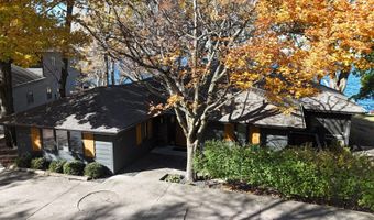3019 1st St, Arnolds Park, IA 51331