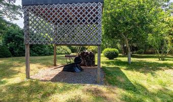 37 Yearling Run Rd, Bourne, MA 02532