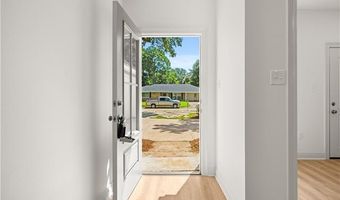 908 SNOW WHITE Dr, Alexandria, LA 71303
