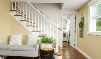 330 Chestnut Hill Rd, Colchester, CT 06415
