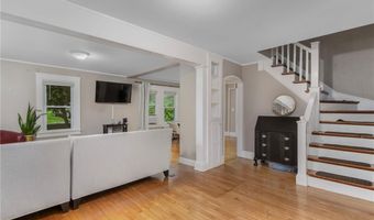 1315 New London Ave, Cranston, RI 02920