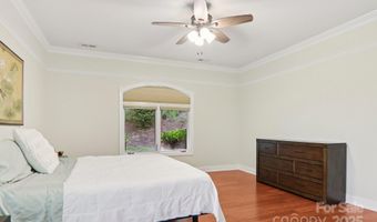 26 Ocaso Dr, Asheville, NC 28806
