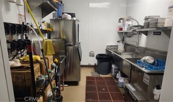 17620 Ventura Blvd, Encino, CA 91316
