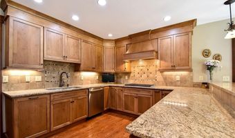 165 Lenihan Ln, East Greenwich, RI 02818