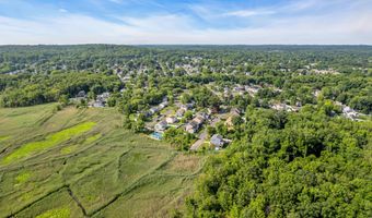 7 Th St, Belford, NJ 07718