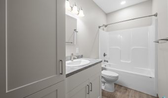 500 E Cairos Pl, Brandon, SD 57005