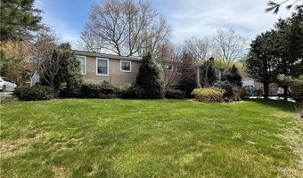 1 Edgewood Ave, Hopkinton, RI 02804