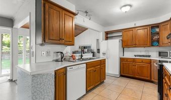 2210 Skyline Dr, Bartlesville, OK 74006