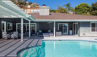 9976 Grandview Dr, La Mesa, CA 91941