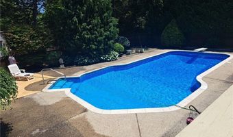 22 Golden View Dr, Johnston, RI 02919
