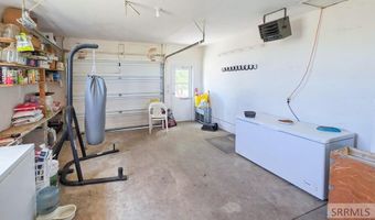 700 Dean Ave, Arco, ID 83213