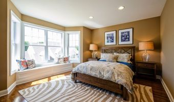 206 Copper Square Dr 206, Bethel, CT 06801