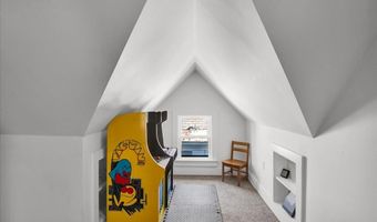 16 Isham St, Burlington, VT 05401