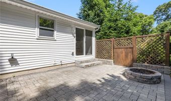 29 Pepper Bush Trl, Narragansett, RI 02874