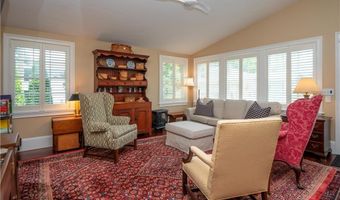 198 Gibbs Ave, Newport, RI 02840