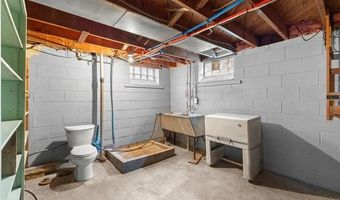 8464 Becker Ave, Allen Park, MI 48101
