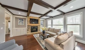 62 Applewood Ln, Acworth, GA 30101