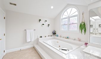 8600 Brownes Pond Ln, Charlotte, NC 28277