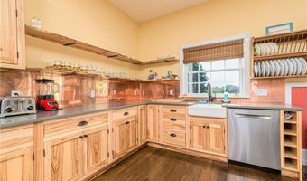 953 Fort Getty Rd, Jamestown, RI 02835