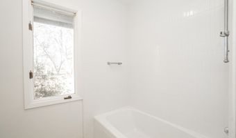 4912 Holly Hill Rd, Albany, GA 31721