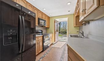 13 Pigeon Hill Cv, Hopkinton, RI 02808