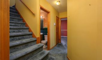 2035 Thornhill Dr, Akron, OH 44313