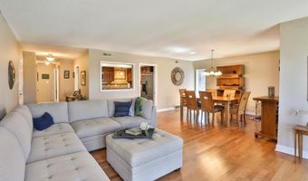 917 Claytonbrook Dr 4, Ballwin, MO 63011