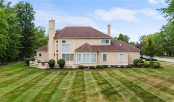 460 Berwick Cir, Aurora, OH 44202