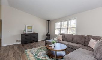136 Hope Hill Ter, Cranston, RI 02921