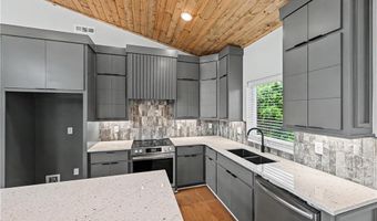 6 Francis Dr, Bella Vista, AR 72715