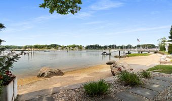 15 River Rd, Branford, CT 06405