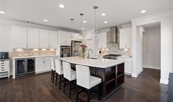 220 Briar Hollow Ln, Woodstock, GA 30188
