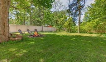 9168 Applewood St, Angola, NY 14006