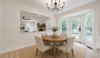 408 W Foxdale Ln, Arlington Heights, IL 60004