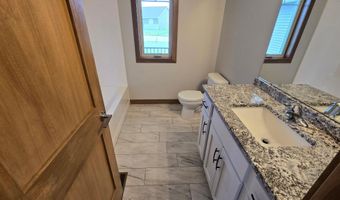 1309 18th St NE, Austin, MN 55912