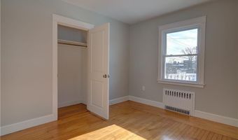 429 Forest Ave, Middletown, RI 02842