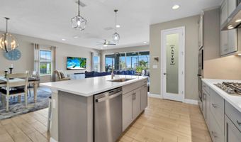 6364 ROADSTEAD Ct, Apollo Beach, FL 33572