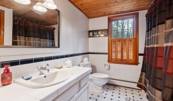 35 Merry Hill Rd, Barrington, NH 03825