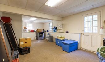 33 Forge Dr, Avon, CT 06001