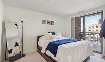 901 N MONROE St 1013, Arlington, VA 22201