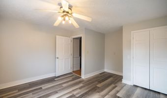 27 Flanders St, Auburn, ME 04210