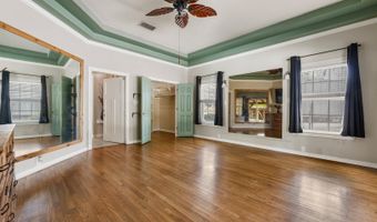 10863 La Vernia, Adkins, TX 78101