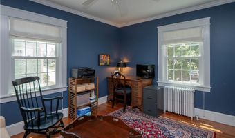 198 Gibbs Ave, Newport, RI 02840