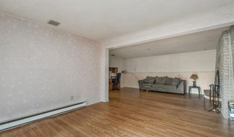 2057 GROVE St, Allentown, PA 18104