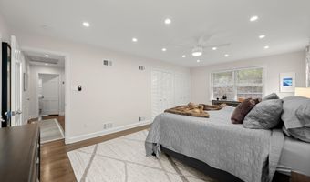 6709 PEMBERTON St, Bethesda, MD 20817