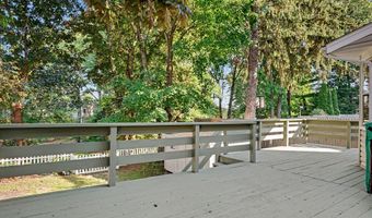 555 Lakeside Dr, Bridgeport, CT 06606