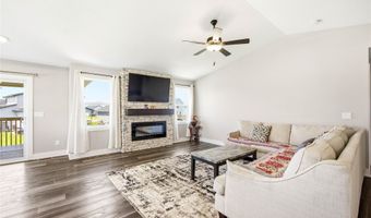 706 NE Country Meadow Dr, Ankeny, IA 50021